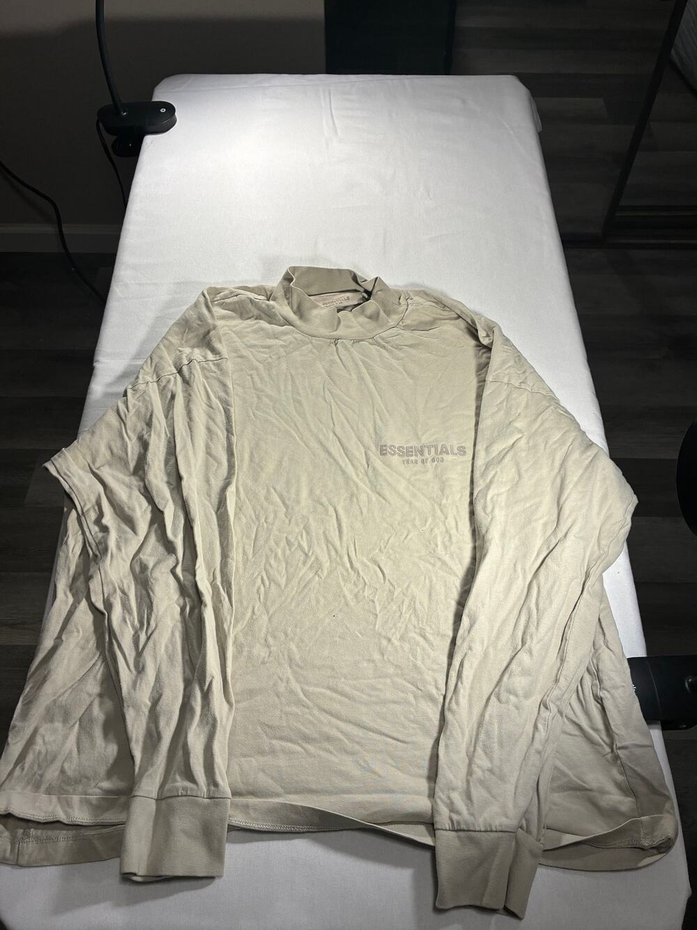 ear of God Essentials Cream Long Sleeve Shirt Size S – Minimalist Streetwear Tee